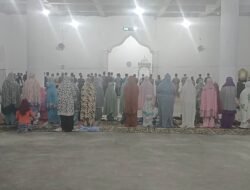 Polres Sarmi dan Polsek Jajaran Hadir Beri Rasa Aman, Sholat Tarawih di Kabupaten Sarmi Berlangsung Khusyuk dan Kondusif