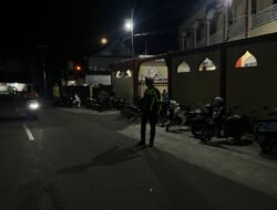Personel Polres Sarmi Siaga di Masjid, Ciptakan Ramadan Aman dan Damai