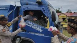 Polsek Bonggo Berbagi Takjil, Wujud Kepedulian dan Toleransi di Bulan Suci Ramadhan