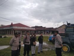 Personel Polres Sarmi Amankan Ibadah KKR HUT ke-24 Kabupaten Sarmi di Mararena