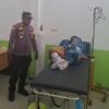 Polisi Hadir untuk Masyarakat, Warga Sakit Dievakuasi ke Puskesmas Samanente