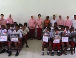 HUT YKB ke-46, PYKB Sarmi Hadirkan Senyum Siswa di Wapoania