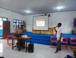 Kasat Narkoba Polres Sarmi Berikan Pemahaman Bahaya Narkotika kepada Pelajar SMPN 1 Sarmi