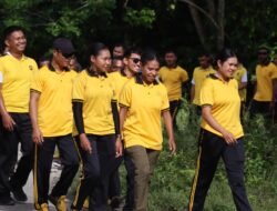 Olahraga Pagi Jadi Rutinitas Personel Polres Sarmi untuk Dukung Kinerja Optimal