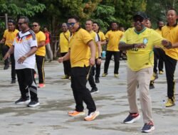 Semarak HUT Bhayangkara ke-80, Polres Sarmi Gelar Jalan Santai Bersama Forkopimda dan Keluarga Besar Polri