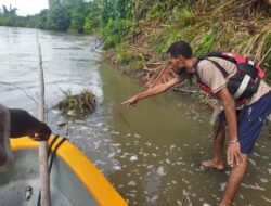 Sat Polairud Polres Sarmi Bersama Tim SAR Gabungan Lanjutkan Pencarian Korban Tenggelam di Sungai Tor