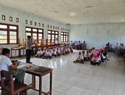 Polsek Bonggo Bekali Calon Siswa SMK Negeri 5 Sarmi dengan Materi Hukum, Bahaya Narkoba, dan PBB