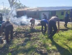 Sambut HUT ke-81 RI, Satpolairud Polres Sarmi Bersama Nelayan Nusantara Bersihkan Pantai Kali Bagre