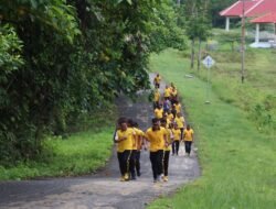 Jaga Stamina dan Perkuat Soliditas, Personel Polres Sarmi Semangat Ikuti Olahraga Pagi