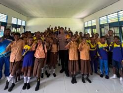 Lindungi Masa Depan Generasi Muda, Kapolsek Pantai Barat Berikan Penyuluhan Narkoba dan Hukum di SMP Negeri 1 Webro