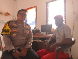 Bhabinkamtibmas Sarmi Kota Sambangi Warga, Laksanakan Himbauan Kamtibmas Sistem Dor-to-Dor   