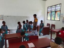 Polsek Pantai Barat Edukasi Siswa SD Negeri Niwerawar tentang Bahaya Narkoba