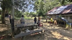 Sambangi Desa Nisro, Kapolsek Pantai Barat Serap Aspirasi Warga dan Soroti Akses Jalan Rusak