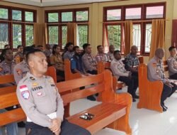 Lewat Firman Tuhan, Personel Polres Sarmi Perkuat Iman dan Integritas dalam Bertugas