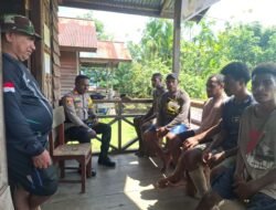 Kapolsek Tor Atas Sambangi Pekerja Air Bersih, Pererat Kedekatan dengan Masyarakat Kampung Samanente