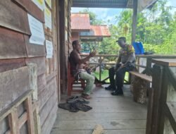 Kapolsek Tor Atas Sambangi Warga Kampung Samanente, Perkuat Sinergi Jaga Kamtibmas