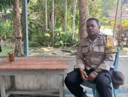 Dekat dengan Masyarakat, Bhabinkamtibmas Polsek Bonggo Sambangi Warga